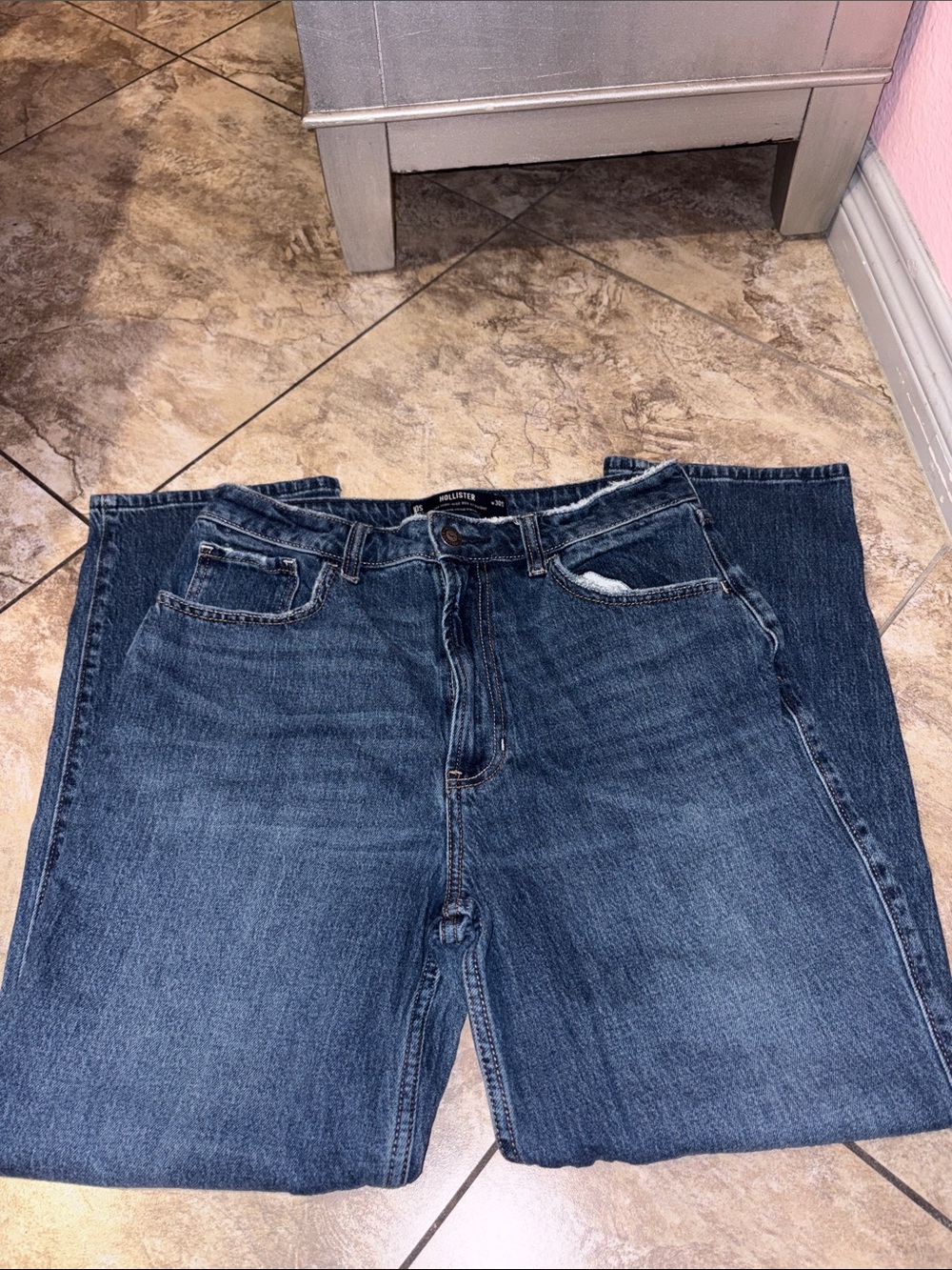 Hollister Women's Dark Blue Straight-Leg Jeans